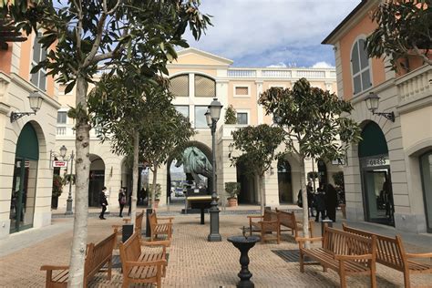 outlet gucci reggia di caserta|La Reggia Designer Outlet.